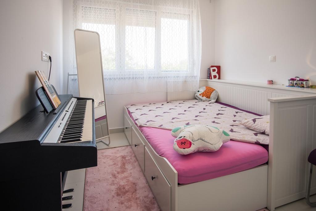Luxury Spa Apartment Luna Njivice Ruang foto